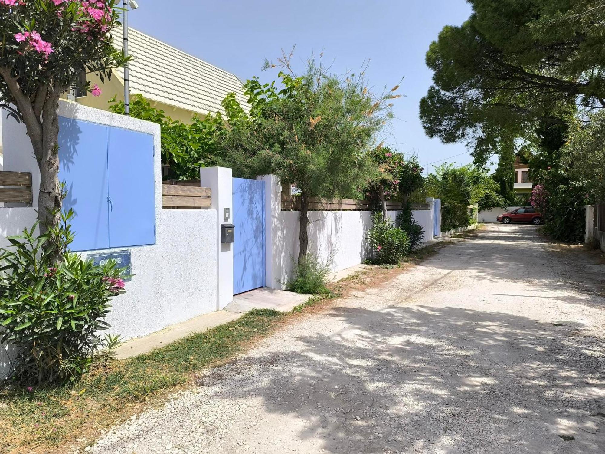 Seaside Jacaranda Apartment Schinias Exterior photo